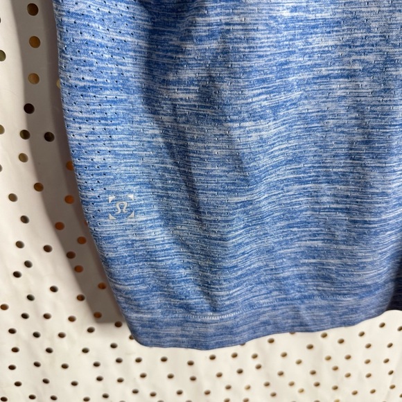 Lululemon Mens Athletic Shirt - Picture 6 of 8
